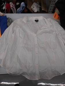 lot 33650 image: womens 2x long sleeve
