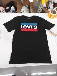 lot 33656 image: boys large t shirt-dirty