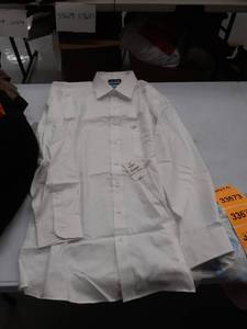 lot 33663 image: Mens shirt large