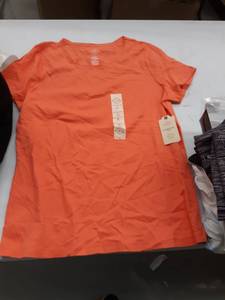 lot 33667 image: Womens shirt large