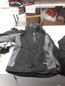 lot 33670 image: Womens jacket small