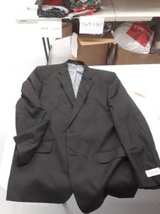 lot 33674 image: Mens suit coat size unknown