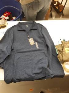 lot 33677 image: Mens pull over xl