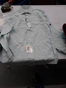 lot 33682 image: Mens shirt 15 in 3233