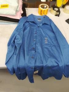 lot 33697 image: mens XL long sleeve