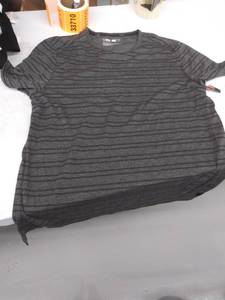 lot 33701 image: mens large shirt