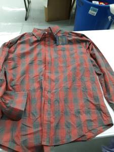 lot 33704 image: mens XL SHIRT