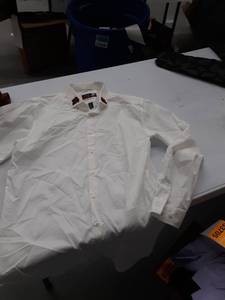 lot 33705 image: Mens shirt large