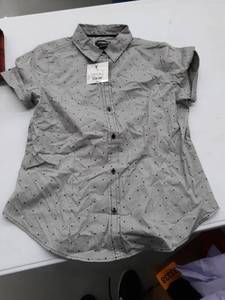 lot 33706 image: Womens small shirt