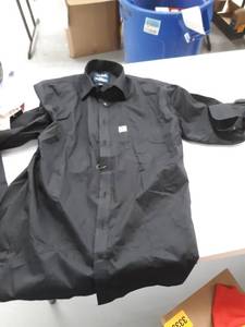 lot 33711 image: Mens shirt 16 in 32-33