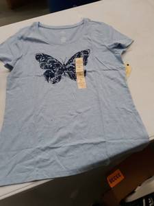 lot 33718 image: womens large t-shirt