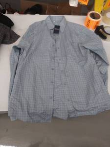 lot 33722 image: mens medium long sleeve