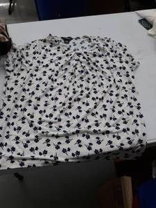 lot 33743 image: Womens blouse XL