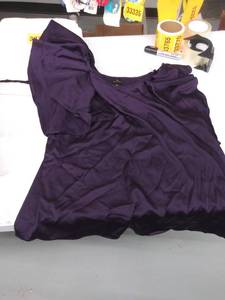 lot 33752 image: womens large top
