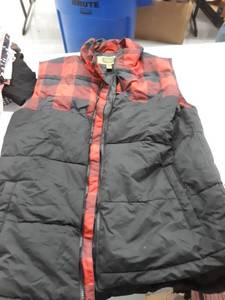 lot 33773 image: Mens large tall vest