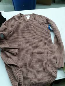 lot 33774 image: Womens medium sweater
