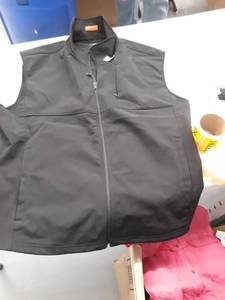 lot 33776 image: Mens vest XXL