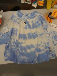 lot 33784 image: womens 3x top