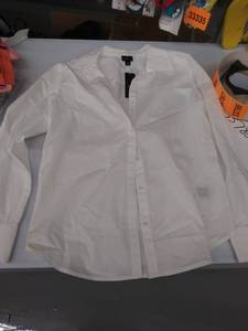 lot 33786 image: womens large top