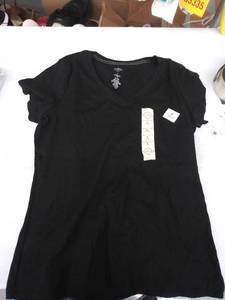 lot 33791 image: womens large t shirt