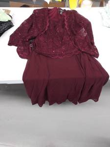 lot 33813 image: womens 8 dress and jacket
