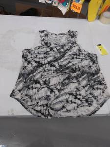lot 33816 image: womens medium tank