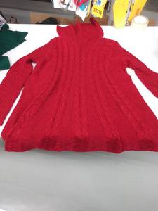 lot 33824 image: womens medium sweater