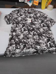 lot 33832 image: mens large shirt