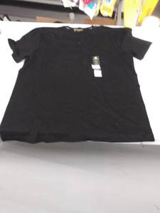 lot 33854 image: large t shirt, has lint on it
