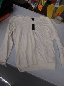 lot 33870 image: womens xl sweater