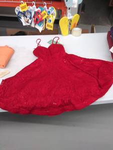 lot 33874 image: size 1 dress