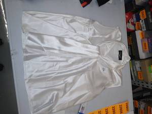 lot 33893 image: Womens shirt xl