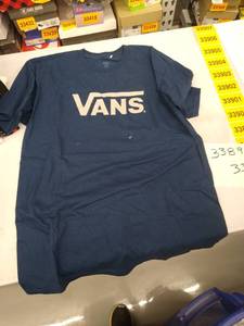 lot 33895 image: Mens shirt large