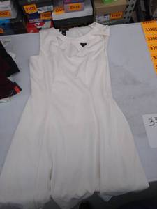 lot 33896 image: Womens size 10 dress dirt on collar