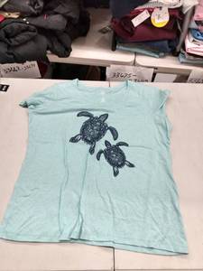 lot 33910 image: St. Johns Bay T-Shirt, Size PXL