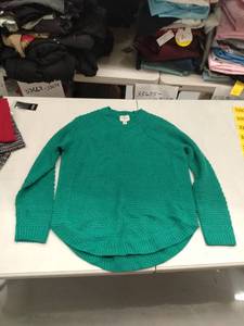 lot 33911 image: St. Johns Bay Sweater, Size PS