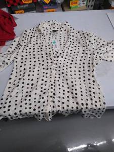 lot 33928 image: Womens blouse size large