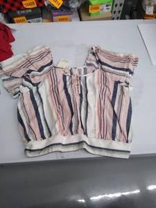 lot 33929 image: Womens crop top size large