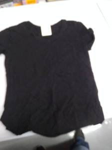 lot 33933 image: Womens small shirt