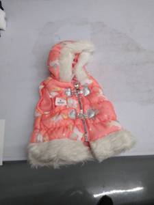 lot 33970 image: Baby girl 36M vest
