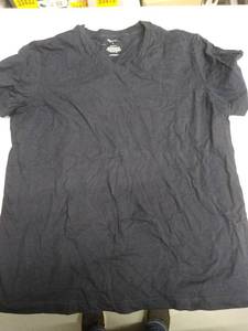 lot 33971 image: Mens large shirt