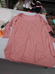 lot 33987 image: womens xl shirt