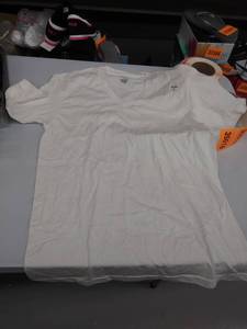 lot 35018 image: mens medium t shirt