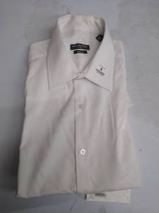 lot 35022 image: Mens Dress shirt 15.5 in 3233 stain collar
