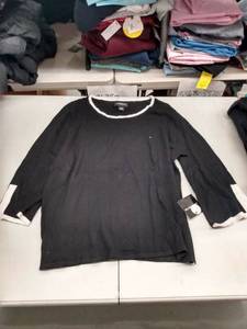 lot 35044 image: Liz Claiborne Shirt, Size XL