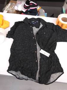 lot 35054 image: mens large shirt