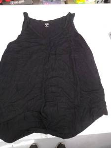 lot 35057 image: Womens tank top XL