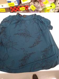 lot 35065 image: Womens blouse 2X