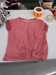lot 35067 image: womens medium shirt