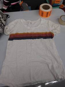 lot 35068 image: womens medium shirt